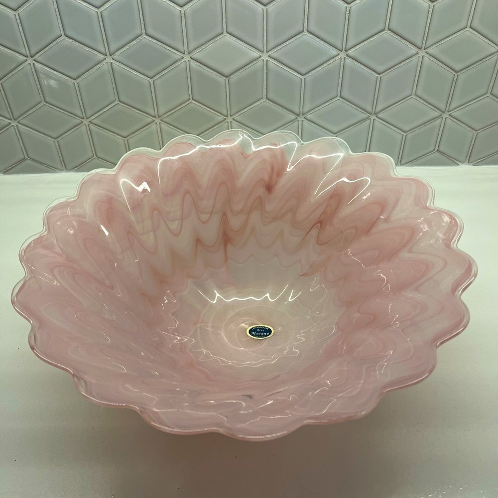 MURANO Lavorazione Arte Glass Bowl Pink Scalloped Edge Translucent Decorative